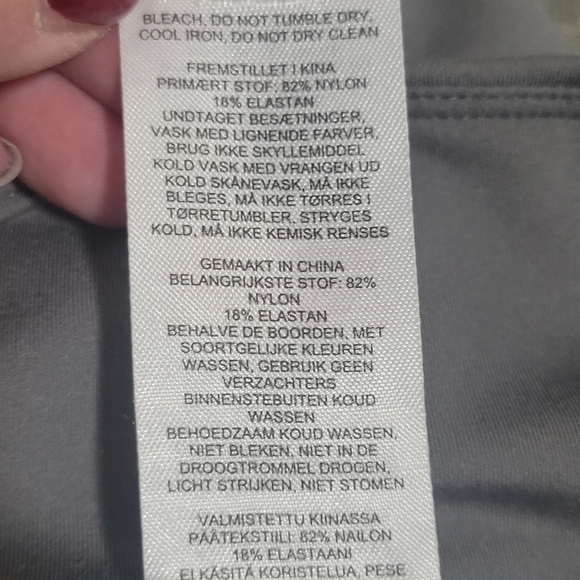 gymshark leggings with multiple pockets size small - Picture 7 of 12